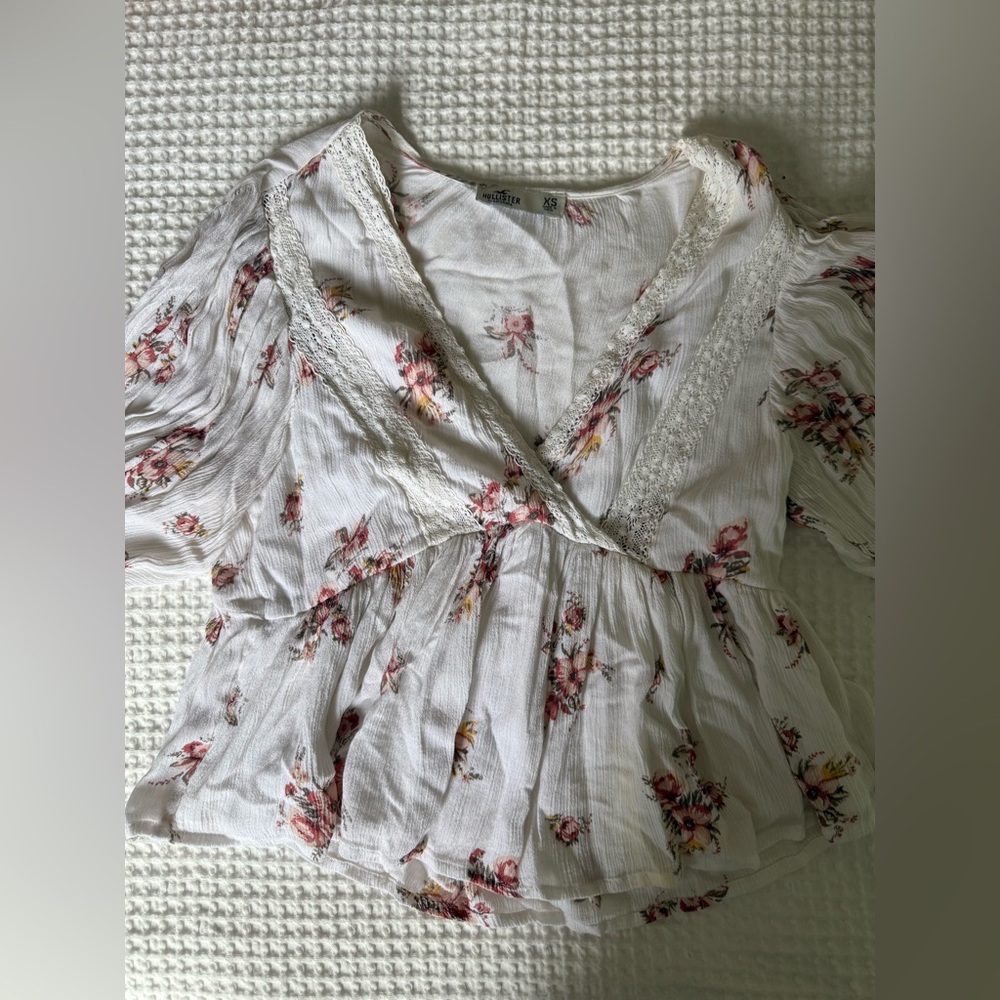 Hollister Floral Lace Top - White and Pink